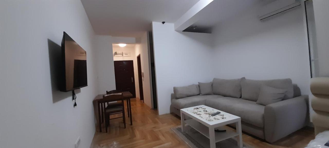 Apartment Luka Подгорица Екстериор снимка