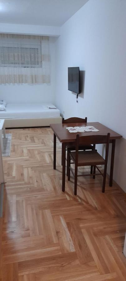 Apartment Luka Подгорица Екстериор снимка